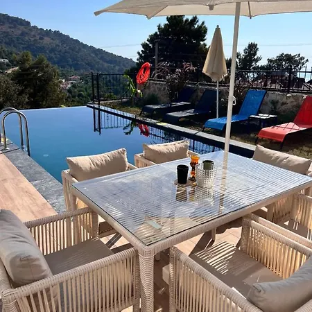 Ozgur Hills Вилла *